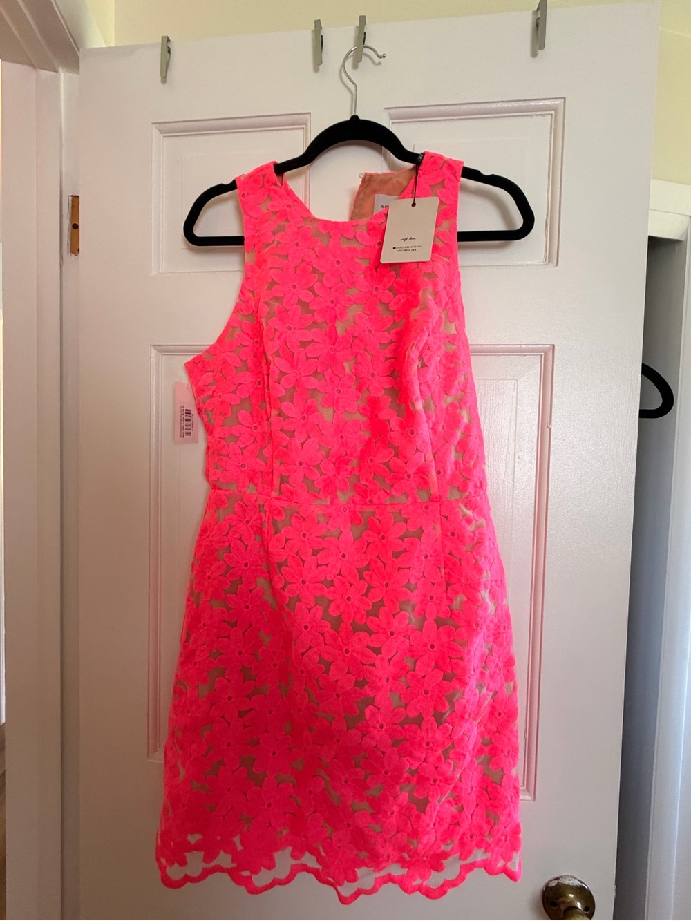 Women’s Neon Pink Floral Lace Dress